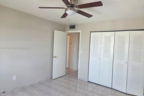 Condo in Hialeah, Florida, 3 bedrooms  № 2241218 - photo 22