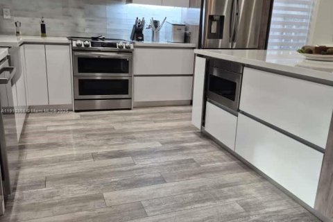 Купить виллу или дом в Холливуд, Флорида 3 спальни, 154.87м2, № 1966937 - фото 7