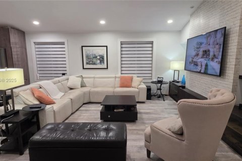 Купить виллу или дом в Холливуд, Флорида 3 спальни, 154.87м2, № 1966937 - фото 3