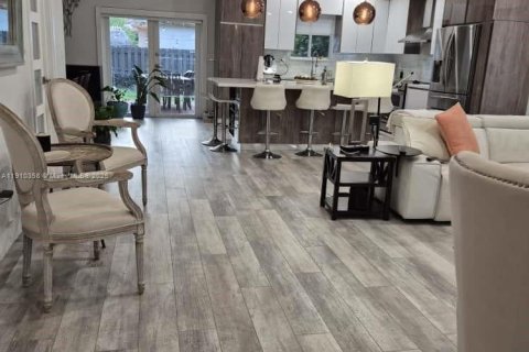 Купить виллу или дом в Холливуд, Флорида 3 спальни, 154.87м2, № 1966937 - фото 2