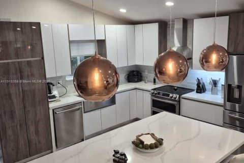 Купить виллу или дом в Холливуд, Флорида 3 спальни, 154.87м2, № 1966937 - фото 6