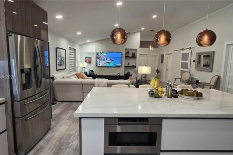 Купить виллу или дом в Холливуд, Флорида 3 спальни, 154.87м2, № 1966937 - фото 16