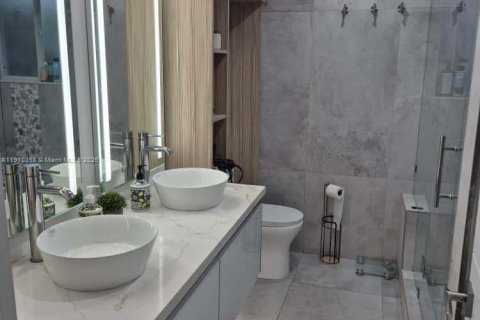 Купить виллу или дом в Холливуд, Флорида 3 спальни, 154.87м2, № 1966937 - фото 12