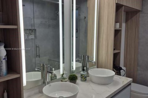 Купить виллу или дом в Холливуд, Флорида 3 спальни, 154.87м2, № 1966937 - фото 13