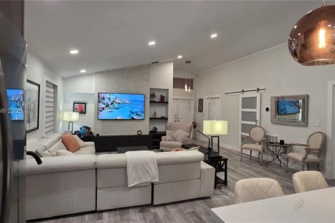 Купить виллу или дом в Холливуд, Флорида 3 спальни, 154.87м2, № 1966937 - фото 18