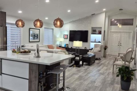 Купить виллу или дом в Холливуд, Флорида 3 спальни, 154.87м2, № 1966937 - фото 9