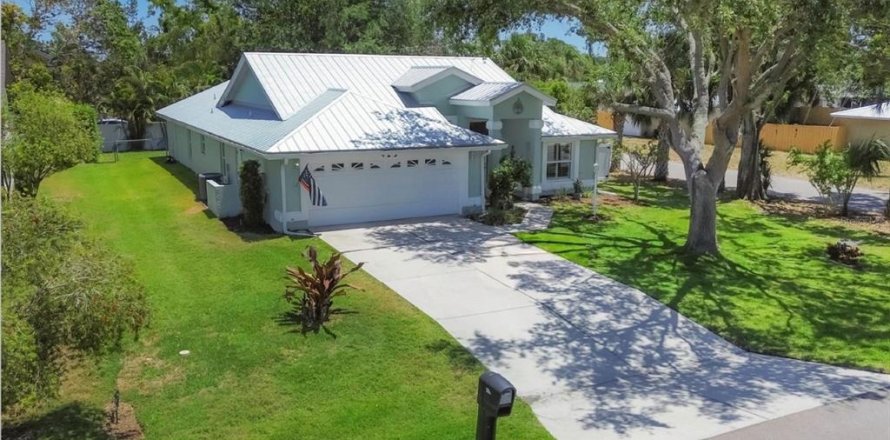 House in Bradenton, Florida 4 bedrooms, 196.58 sq.m. № 1670917
