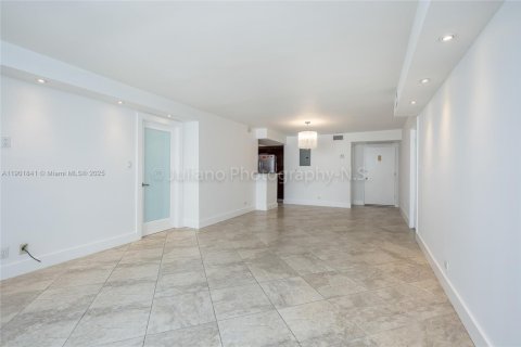 Copropriété à louer à Miami Beach, Floride: 2 chambres, 112.04 m2 № 1975387 - photo 19