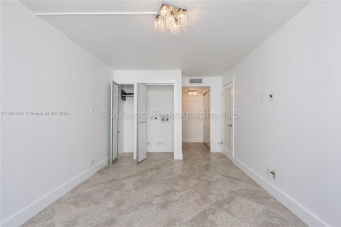 Copropriété à louer à Miami Beach, Floride: 2 chambres, 112.04 m2 № 1975387 - photo 12