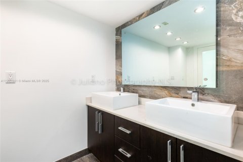 Copropriété à louer à Miami Beach, Floride: 2 chambres, 112.04 m2 № 1975387 - photo 7