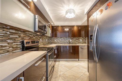 Copropriété à louer à Miami Beach, Floride: 2 chambres, 112.04 m2 № 1975387 - photo 21