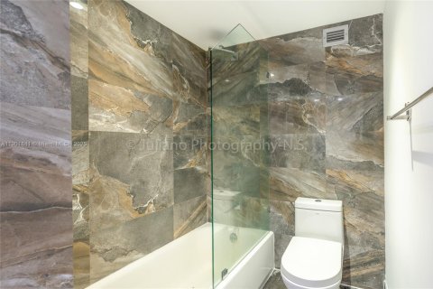 Copropriété à louer à Miami Beach, Floride: 2 chambres, 112.04 m2 № 1975387 - photo 6