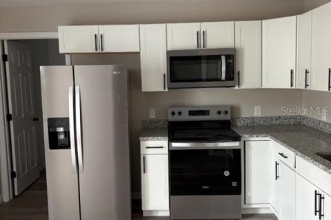 Casa en venta en Lakeland, Florida, 4 dormitorios, 143.81 m2 № 1719338 - foto 2