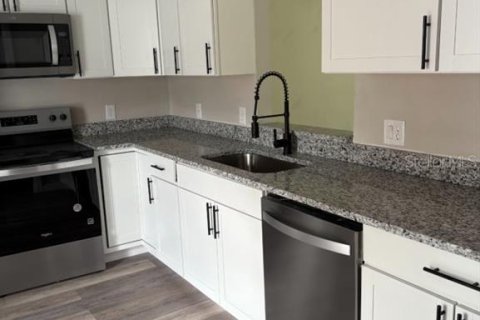 Casa en venta en Lakeland, Florida, 4 dormitorios, 143.81 m2 № 1719338 - foto 3