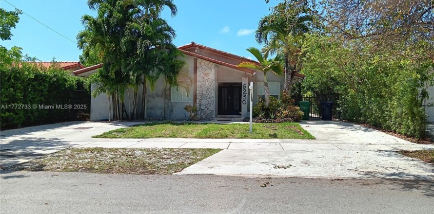 Casa en Miami, Florida 4 dormitorios, 261.8 m2 № 1729078