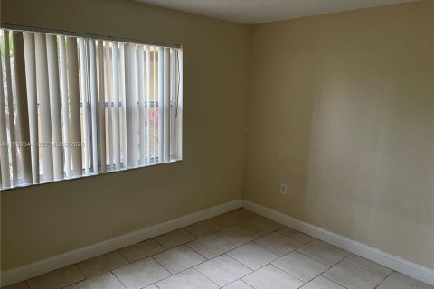 Condominio en alquiler en Sunrise, Florida, 2 dormitorios, 87.7 m2 № 2007044 - foto 17