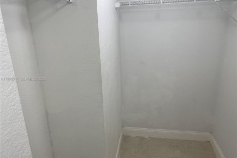 Condominio en alquiler en Sunrise, Florida, 2 dormitorios, 87.7 m2 № 2007044 - foto 14