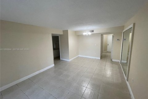 Condominio en alquiler en Sunrise, Florida, 2 dormitorios, 87.7 m2 № 2007044 - foto 7