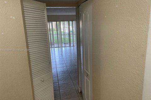 Condominio en alquiler en Sunrise, Florida, 2 dormitorios, 87.7 m2 № 2007044 - foto 4