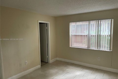 Condominio en alquiler en Sunrise, Florida, 2 dormitorios, 87.7 m2 № 2007044 - foto 12