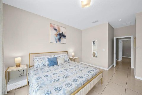House in Davenport, Florida 4 bedrooms, 169.92 sq.m. № 954928 - photo 23