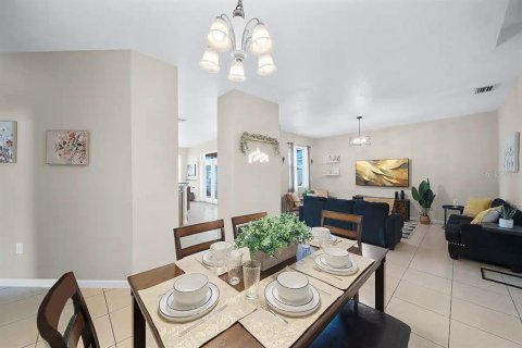 House in Davenport, Florida 4 bedrooms, 169.92 sq.m. № 954928 - photo 17