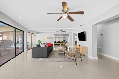 Villa ou maison à louer à Fort Lauderdale, Floride: 3 chambres, 174.19 m2 № 2266180 - photo 15
