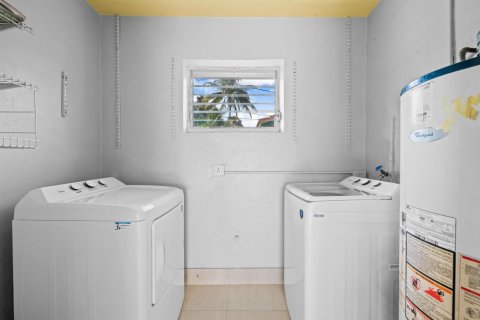 Villa ou maison à louer à Fort Lauderdale, Floride: 3 chambres, 174.19 m2 № 2266180 - photo 24