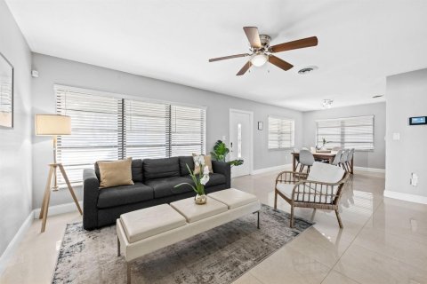 Villa ou maison à louer à Fort Lauderdale, Floride: 3 chambres, 174.19 m2 № 2266180 - photo 7