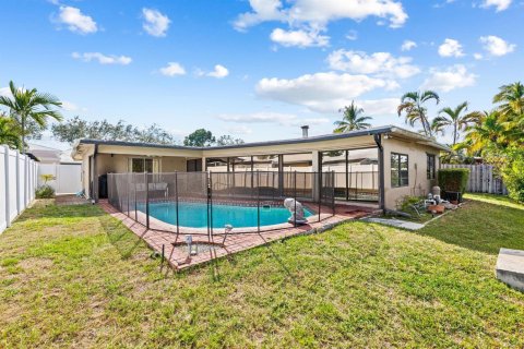 Villa ou maison à louer à Fort Lauderdale, Floride: 3 chambres, 174.19 m2 № 2266180 - photo 6