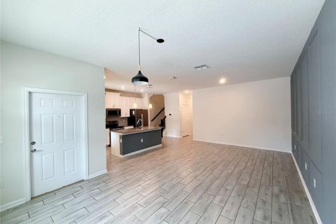 Townhouse in Davenport, Florida 3 bedrooms, 167.41 sq.m. № 1680067 - photo 9