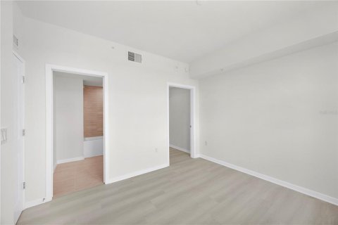 Condo in Orlando, Florida, 1 bedroom № 2390990 - photo 4