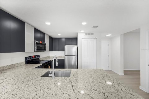 Condo in Orlando, Florida, 1 bedroom № 2390990 - photo 9