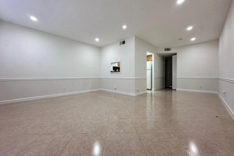 Condominio en venta en Sunrise, Florida, 1 dormitorio, 54.81 m2 № 2154419 - foto 13