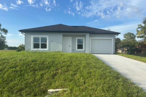 House in Lake Placid, Florida 2 bedrooms, 89.93 sq.m. № 2309018