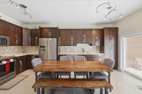 Adosado en venta en Kissimmee, Florida, 4 dormitorios, 151.99 m2 № 2229565 - foto 7