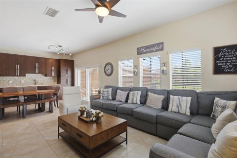 Adosado en venta en Kissimmee, Florida, 4 dormitorios, 151.99 m2 № 2229565 - foto 5