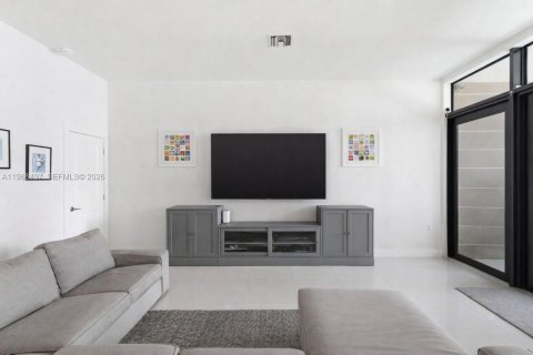 Adosado en Miami, Florida 3 dormitorios, 234.3 m2 № 2064171