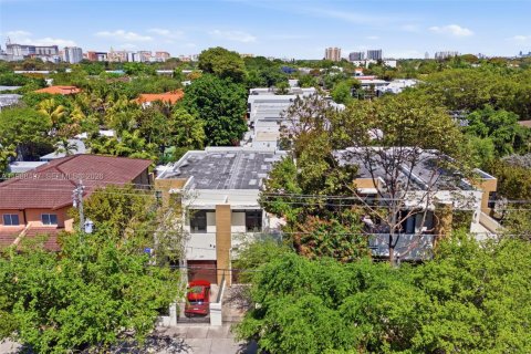 Townhouse in Miami, Florida 3 bedrooms, 234.3 sq.m. № 2064171 - photo 24