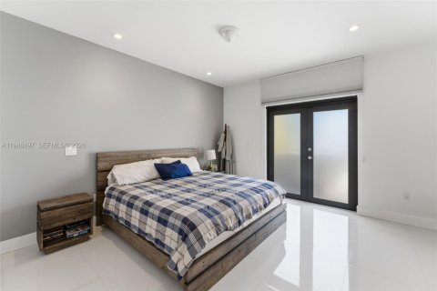 Townhouse in Miami, Florida 3 bedrooms, 234.3 sq.m. № 2064171 - photo 12