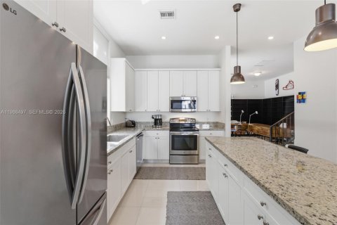 Townhouse in Miami, Florida 3 bedrooms, 234.3 sq.m. № 2064171 - photo 8