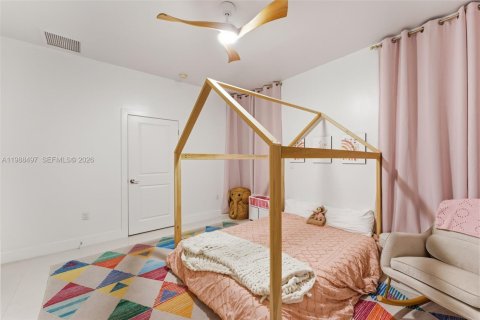 Townhouse in Miami, Florida 3 bedrooms, 234.3 sq.m. № 2064171 - photo 20