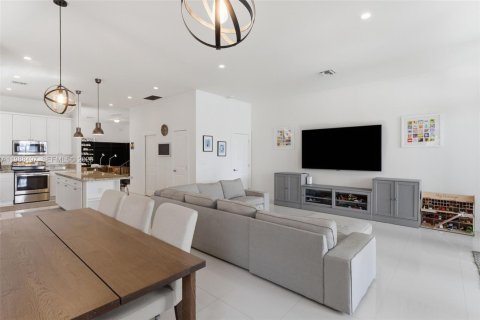 Townhouse in Miami, Florida 3 bedrooms, 234.3 sq.m. № 2064171 - photo 2