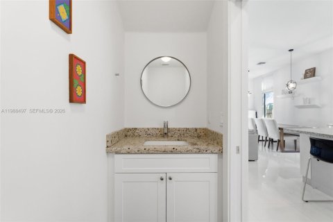 Townhouse in Miami, Florida 3 bedrooms, 234.3 sq.m. № 2064171 - photo 11