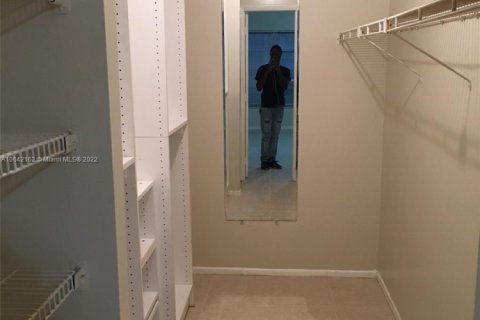 Condominio en venta en Lauderhill, Florida, 2 dormitorios, 94.39 m2 № 2012929 - foto 22
