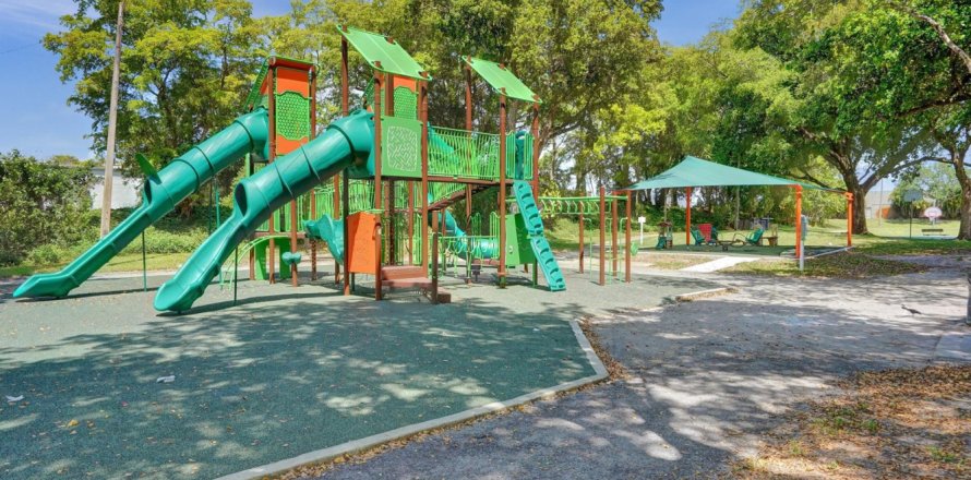 Adosado en Hollywood, Florida 2 dormitorios, 127.74 m2 № 1097494