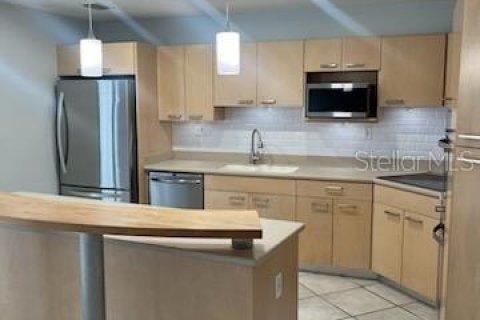 Casa en alquiler en Tampa, Florida, 3 dormitorios, 131.46 m2 № 1880541 - foto 5