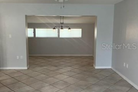 Casa en alquiler en Tampa, Florida, 3 dormitorios, 131.46 m2 № 1880541 - foto 11