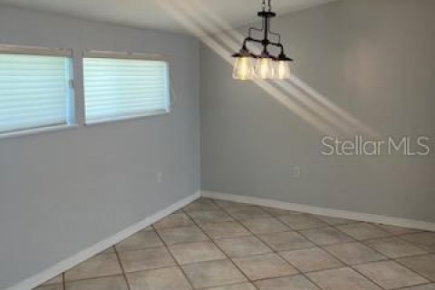 Casa en alquiler en Tampa, Florida, 3 dormitorios, 131.46 m2 № 1880541 - foto 13