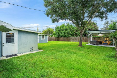 House in Stuart, Florida 3 bedrooms, 128.95 sq.m. № 2290803 - photo 23